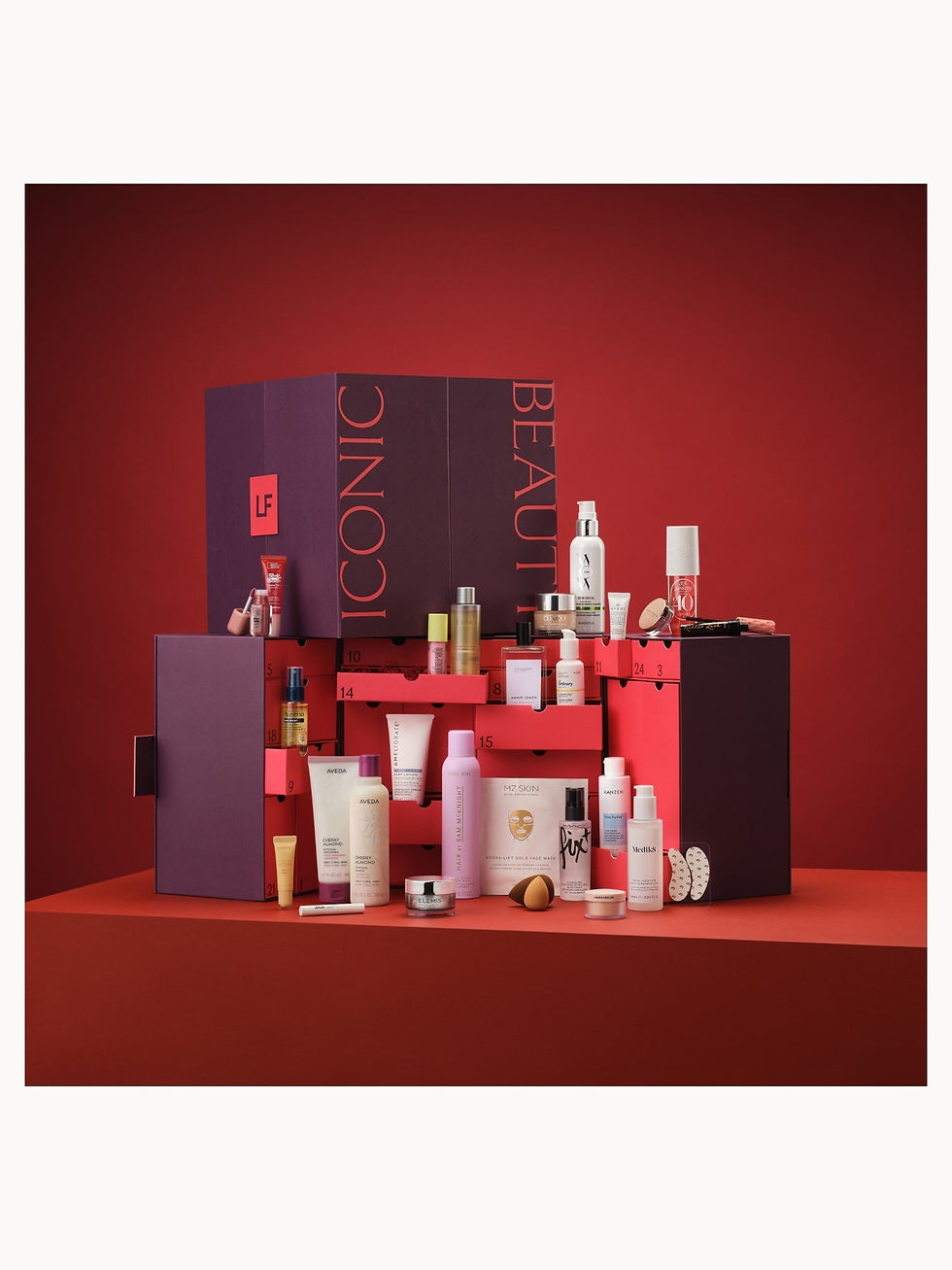 LOOKFANTASTIC Beauty Advent Calendar 2026 及盒內產品