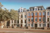 The Crash After the Climb: Understanding Executive Burnout in Amsterdam