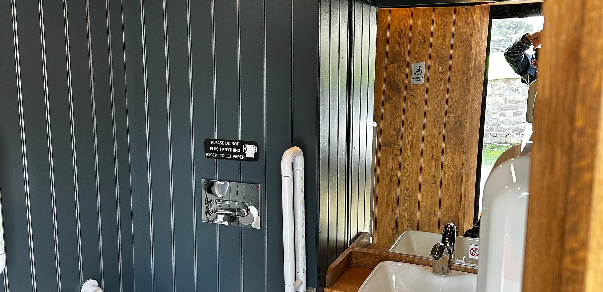 Luxury restroom trailer