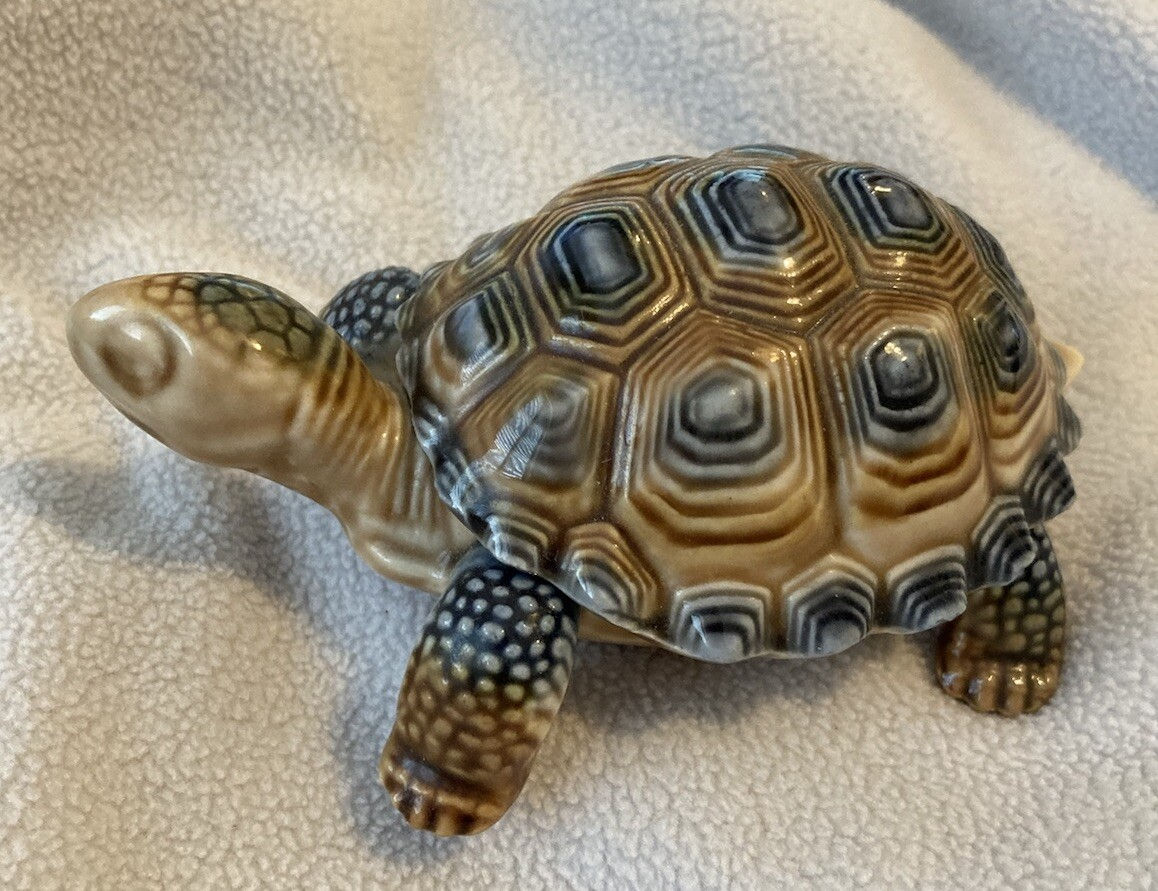 Vintage WADE Porcelain Tortoise/Turtle Trinket Box Figurine 4"