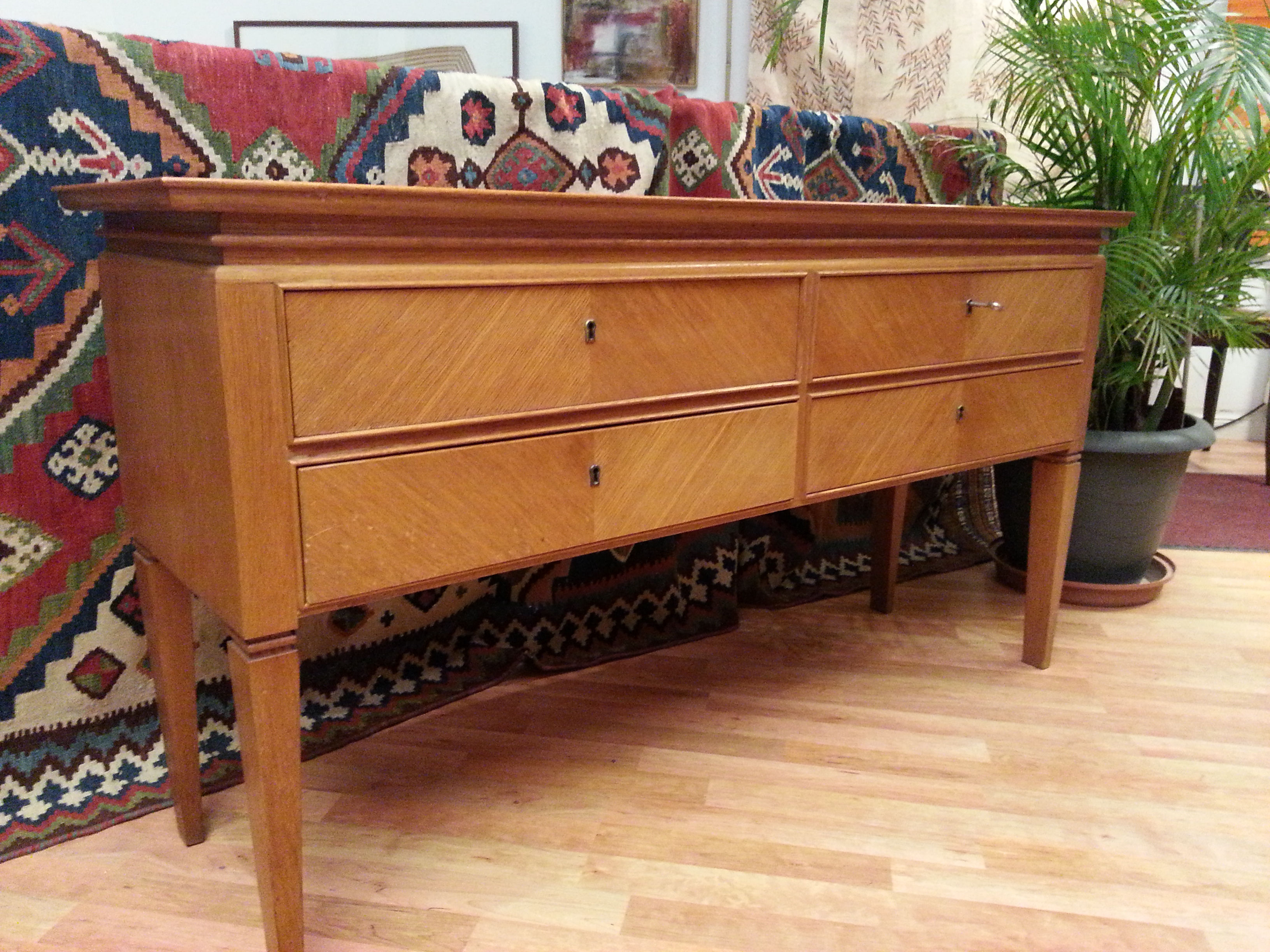 Kleines Sideboard aus Speisezimmer