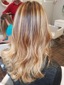 honey blonde balayage 