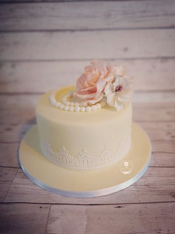 lace and pearls birthday cake with sugar flowers 