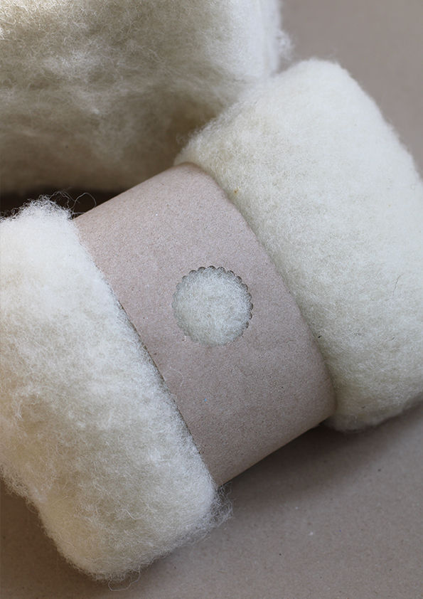 Česká ovčí vlna vlněné rouno microgreens pěstování přírodně za oknem