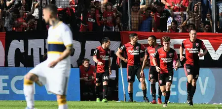 Newell's ganó y Boca se quedó sin margen de error
