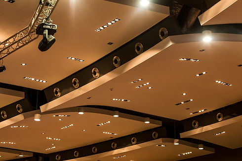 modern-dropped-ceiling-with-lights-2024-10-18-08-42-11-utc.jpg