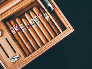 Ignite the Night: Hosting Tips for a Smokin' Cigar Party
