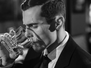 Sip in Style: The Top Whisky Tumblers Every Gentleman Should Own