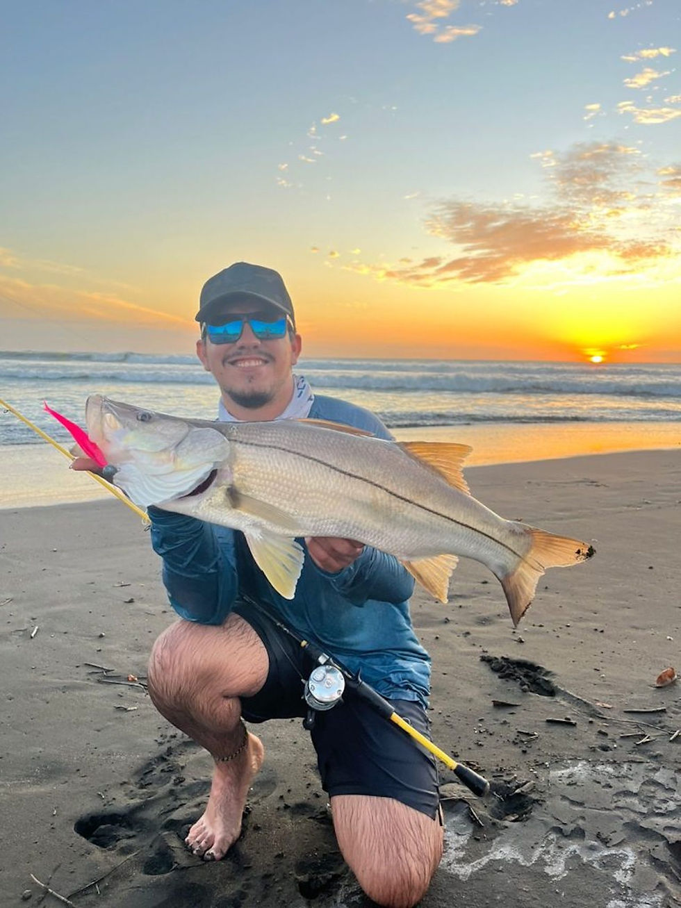 costa-rica-fishing-charter-snook-junquillal-fishing-lessons-surf-fishing-inshore-768x1024.