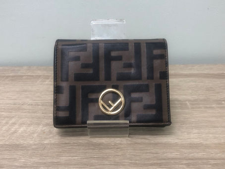 FENDI・フェンディ・二つ折り財布を長井市のお客様から買取致しました。