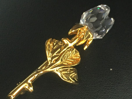 スワロフスキーのブローチを南陽市のお客様から買取致しました。