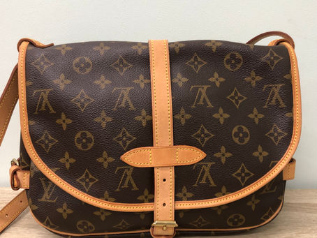 ヴィトン・ショルダーバッグ・ソミュール30を高畠町のお客様から買取致しました。