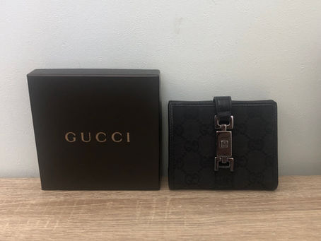 GUCCI・グッチ・二つ折り財布を南陽市のお客様から買取致しました。