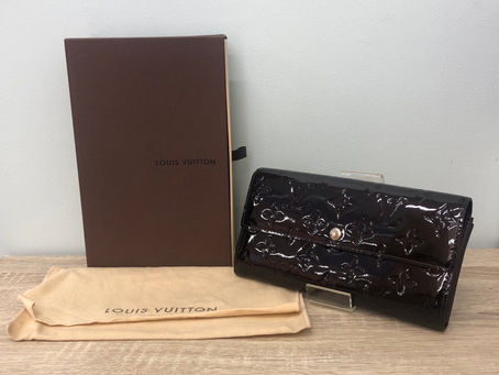 ヴィトン・二つ折り長財布・M93524・ヴェルニを高畠町のお客様から買取致しました。