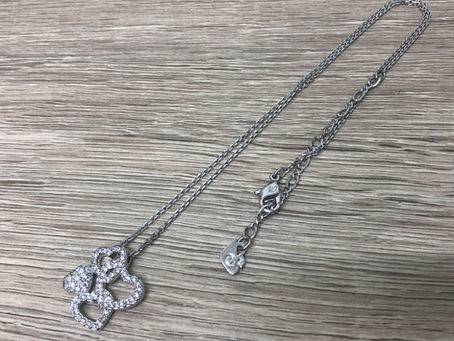スワロフスキーのネックレスを南陽市のお客様から買取致しました。