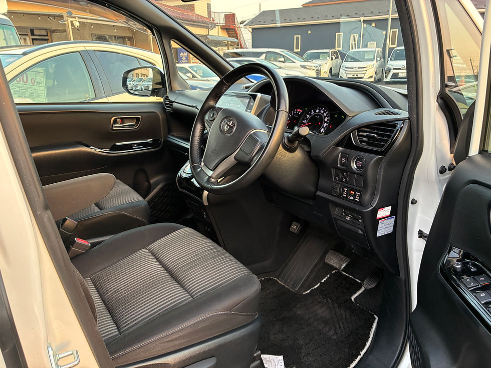 Thumbnail: ToyotaVoxy ZS Kirameki II 8seaters    A6902