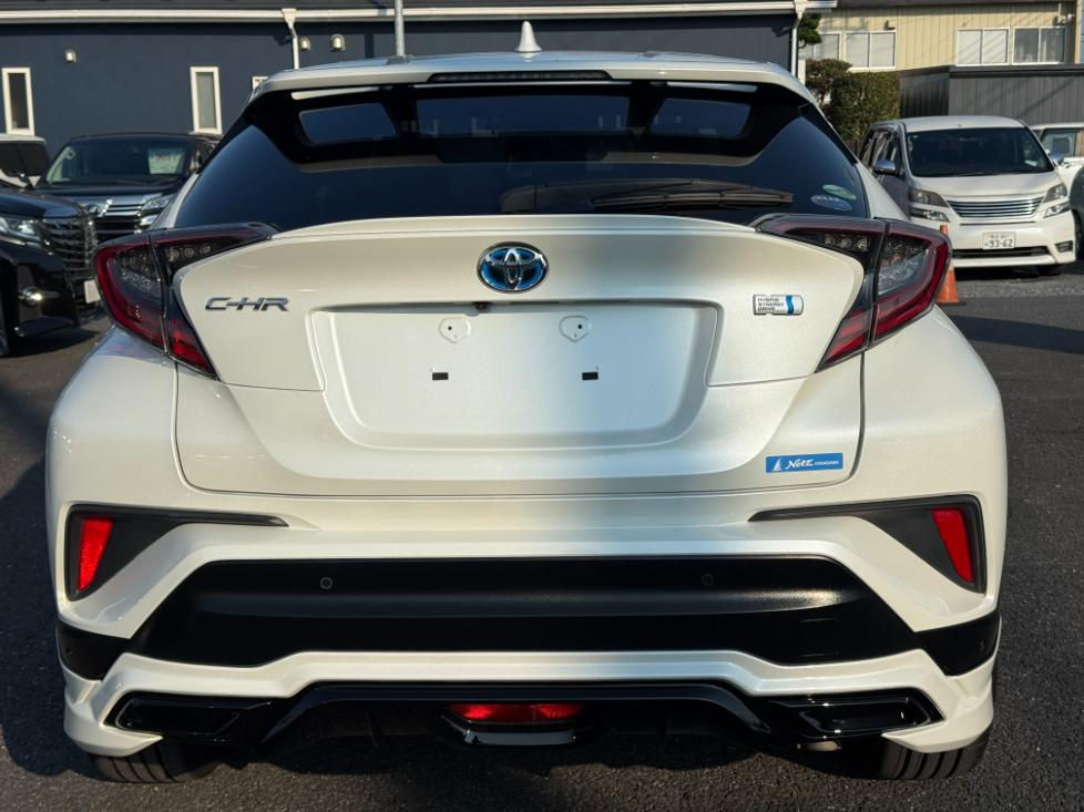 サムネイル： Toyota C-HR Hybrid G LED Edition     A3791