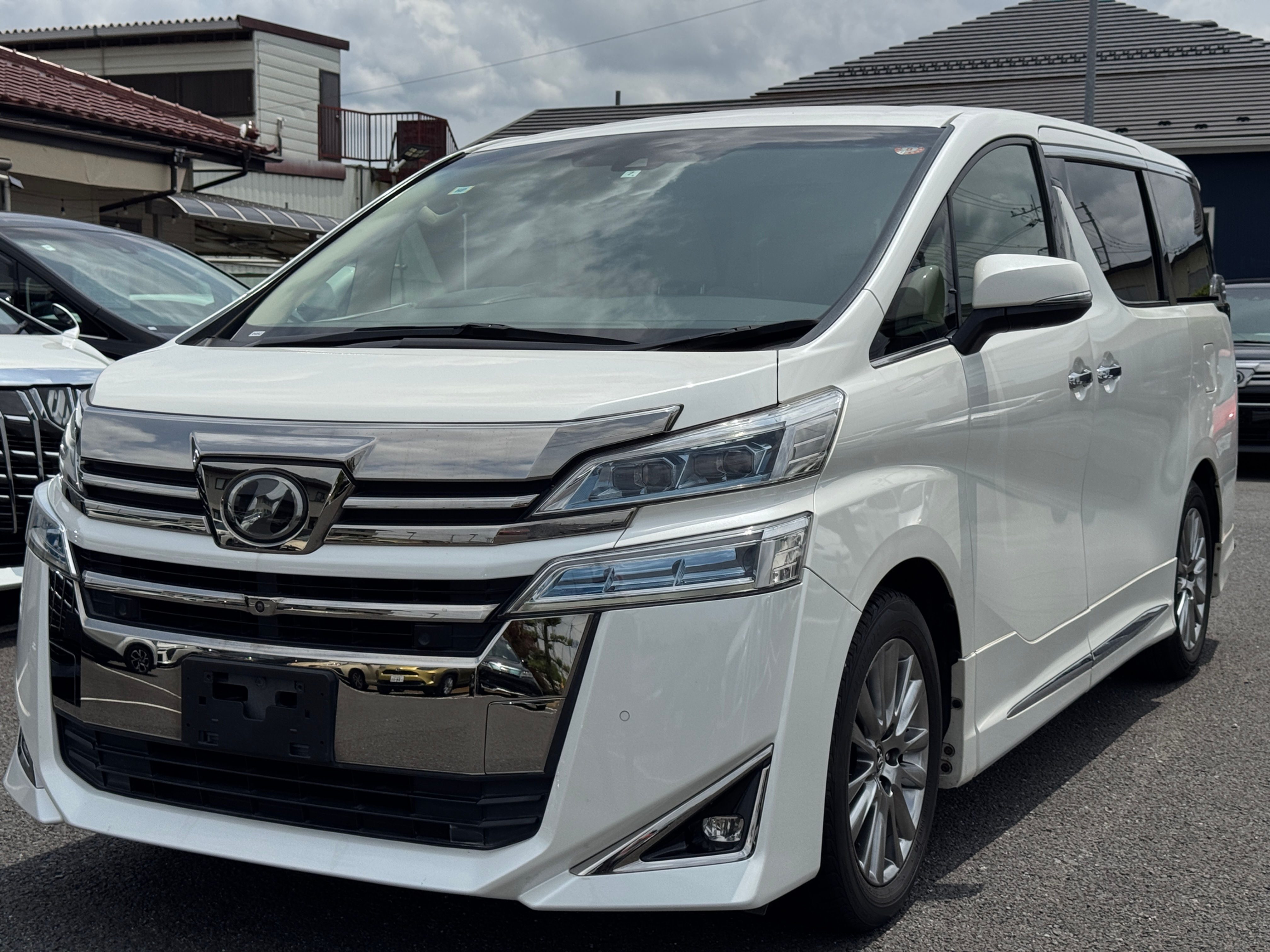 Toyota Vellfire X 8 seaters     A2304