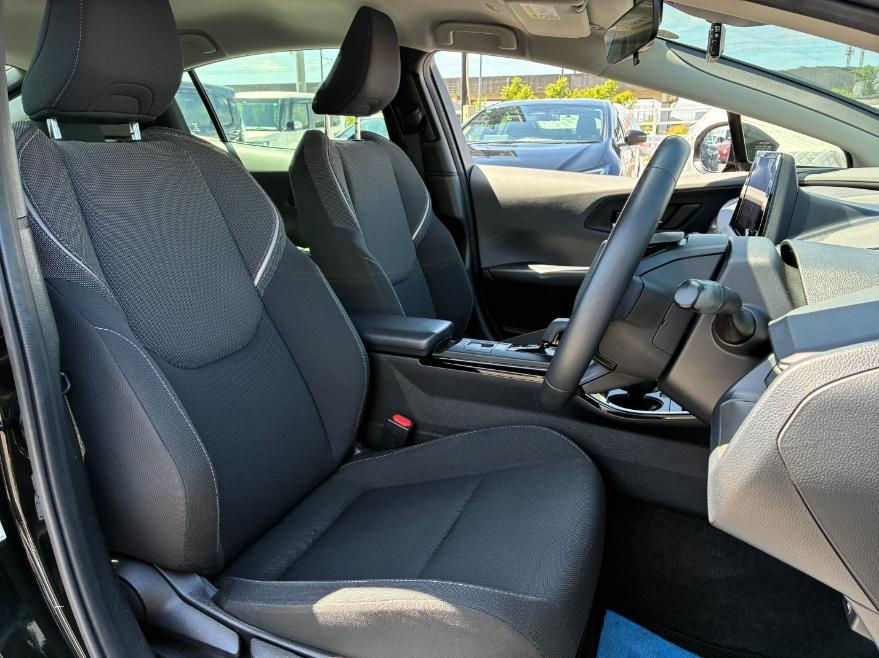 サムネイル： Toyota Prius U grade　A2718