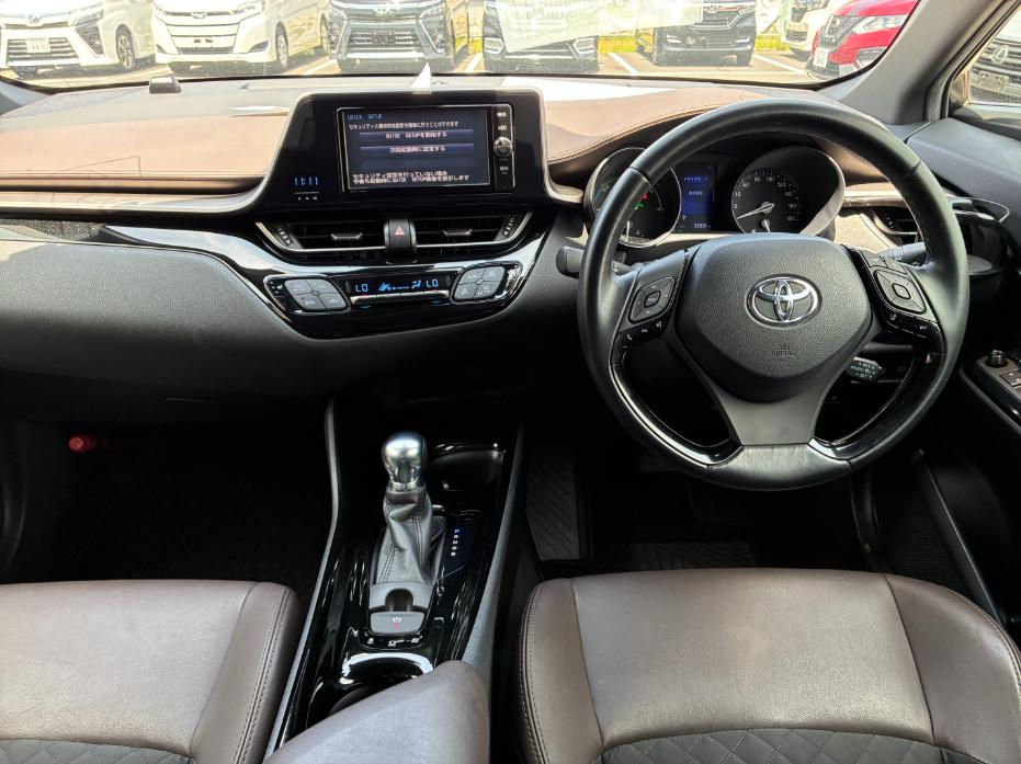 サムネイル： Toyota CH-R Hybrid G　　A2235