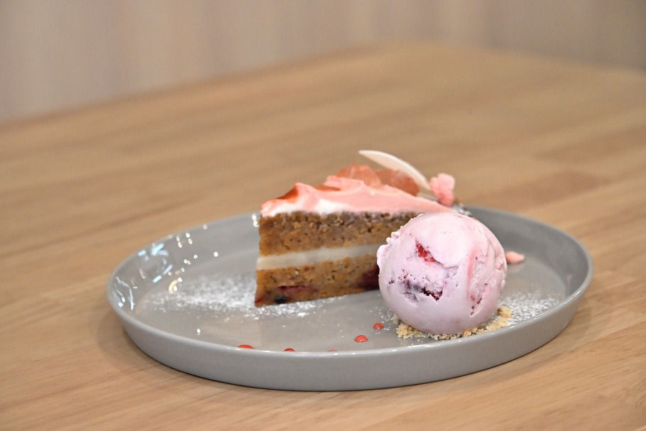 桜のキャロットケーキ