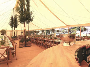 How to decorate your marquee using trees