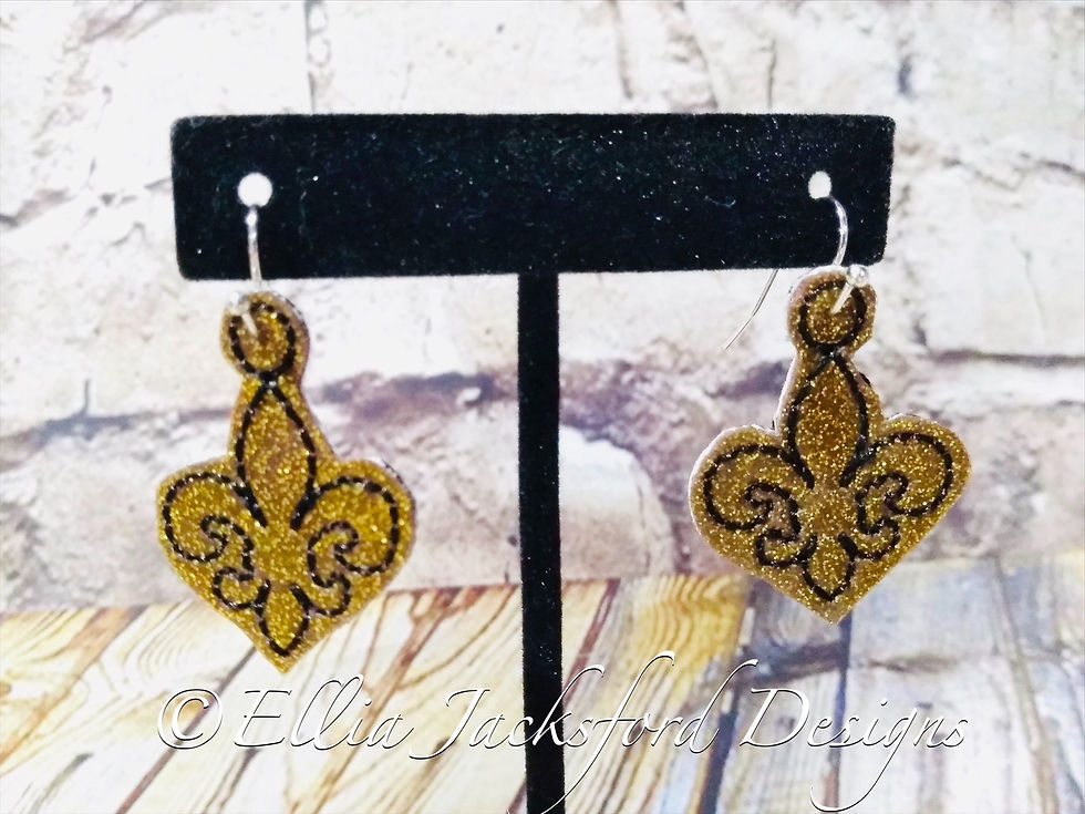 Thumbnail: ITH Fleur de Lis Earrings Embroidery Design