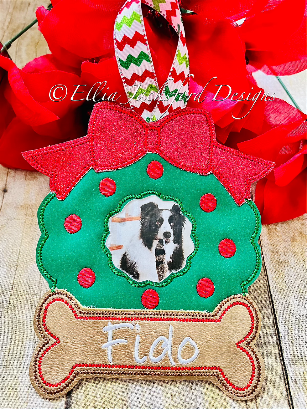 Thumbnail: ITH Christmas Wreath Photo Ornament Embroidery Design 2 SIZES