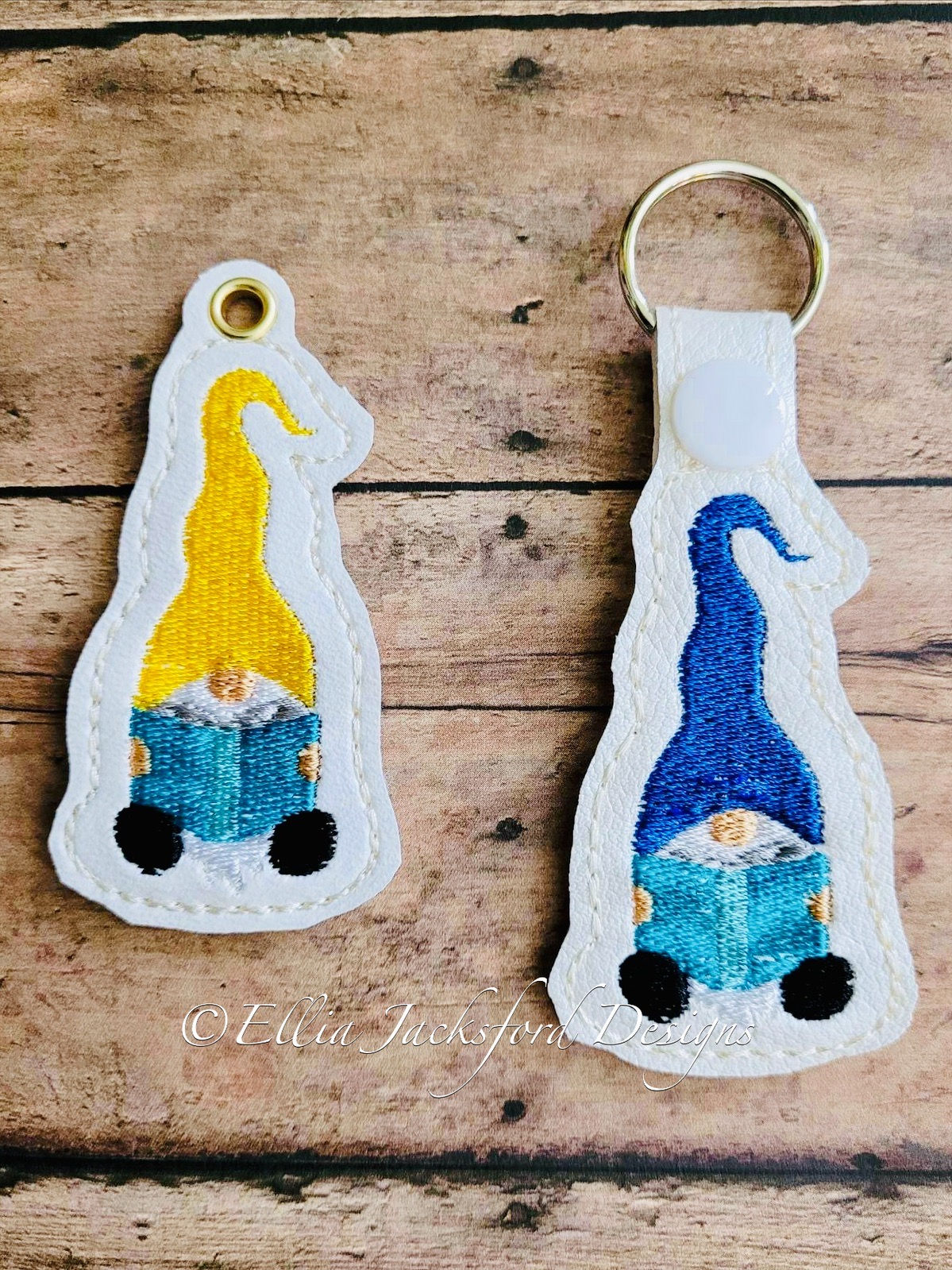 Gnome Reading Keyfob Embroidery Design 2 FINISHES