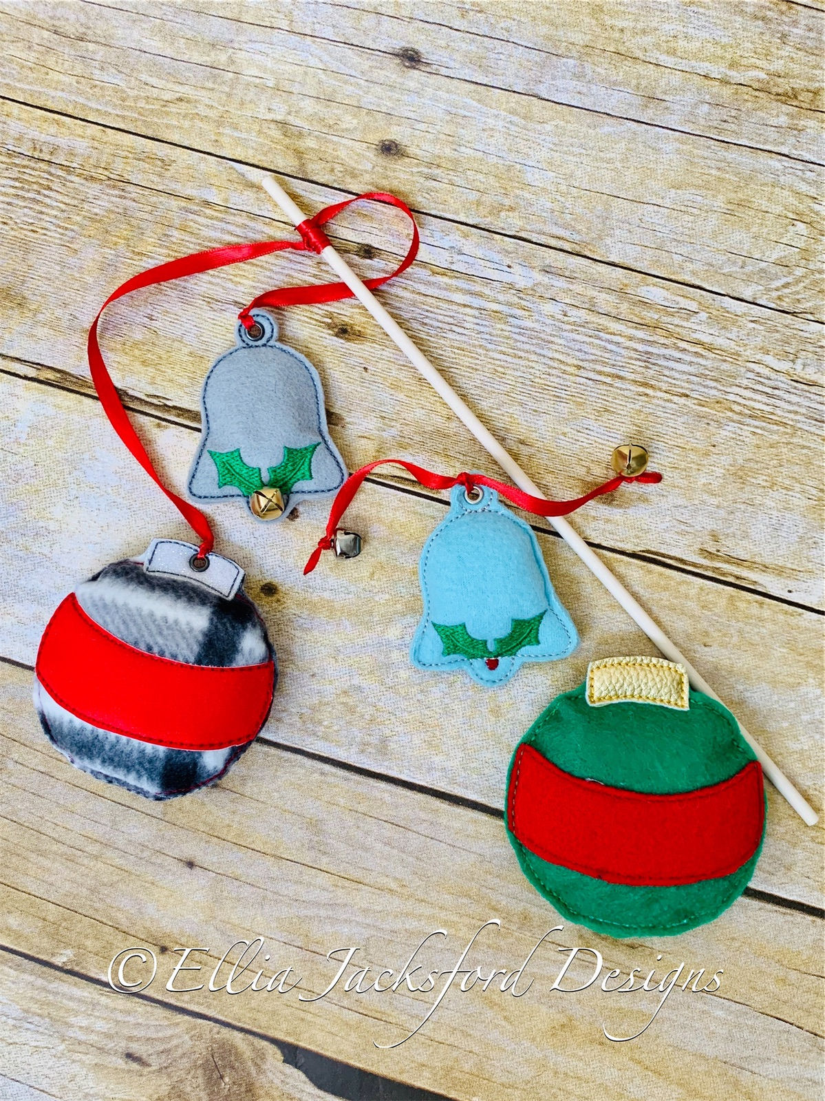 ITH Christmas Cat Toy Embroidery Design 2 FINISHES