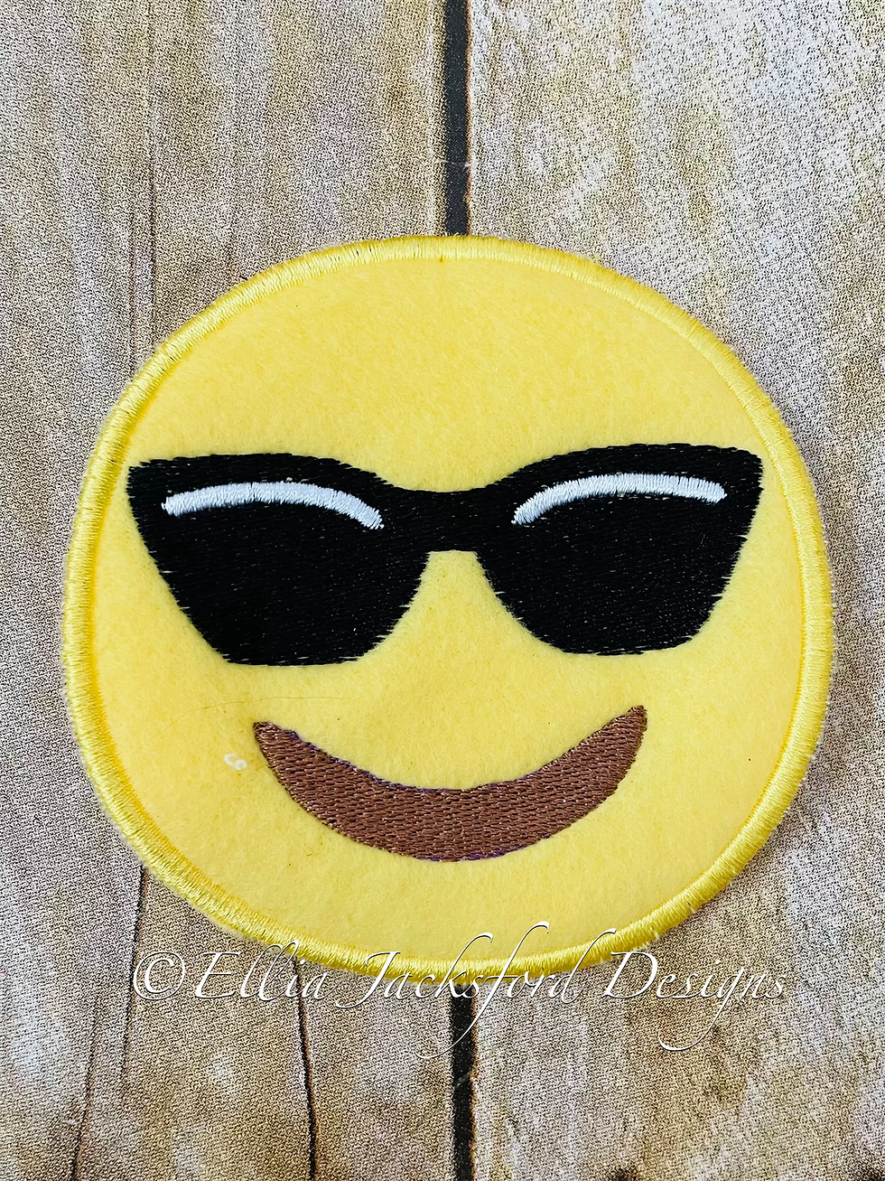Thumbnail: Emotion Makeup Remover Pads Embroidery Design SET OF 5