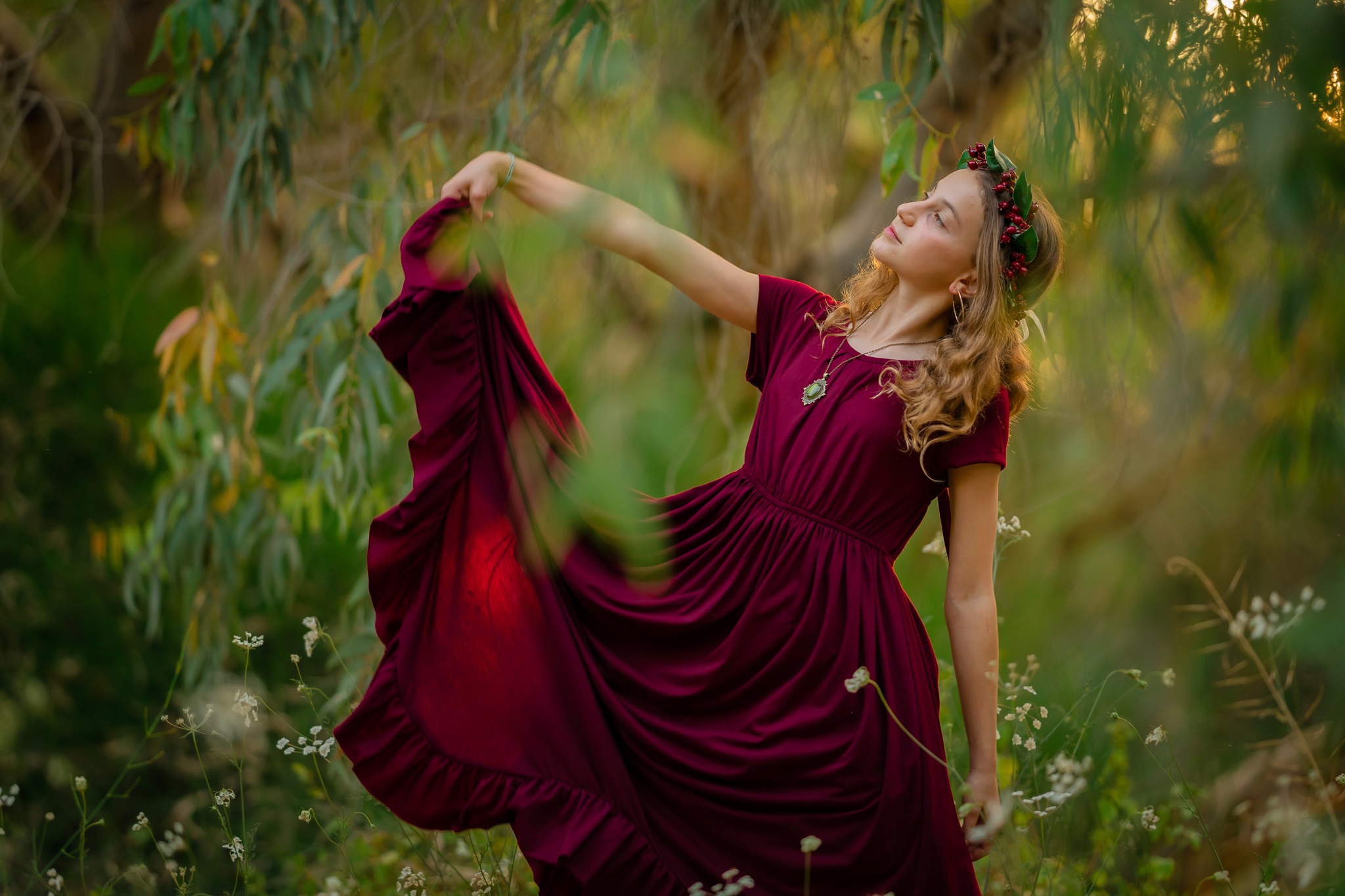 דוגמה לבגדים שאני מביאה לבוק בת מצווה. שמלה אדומה ארוכה