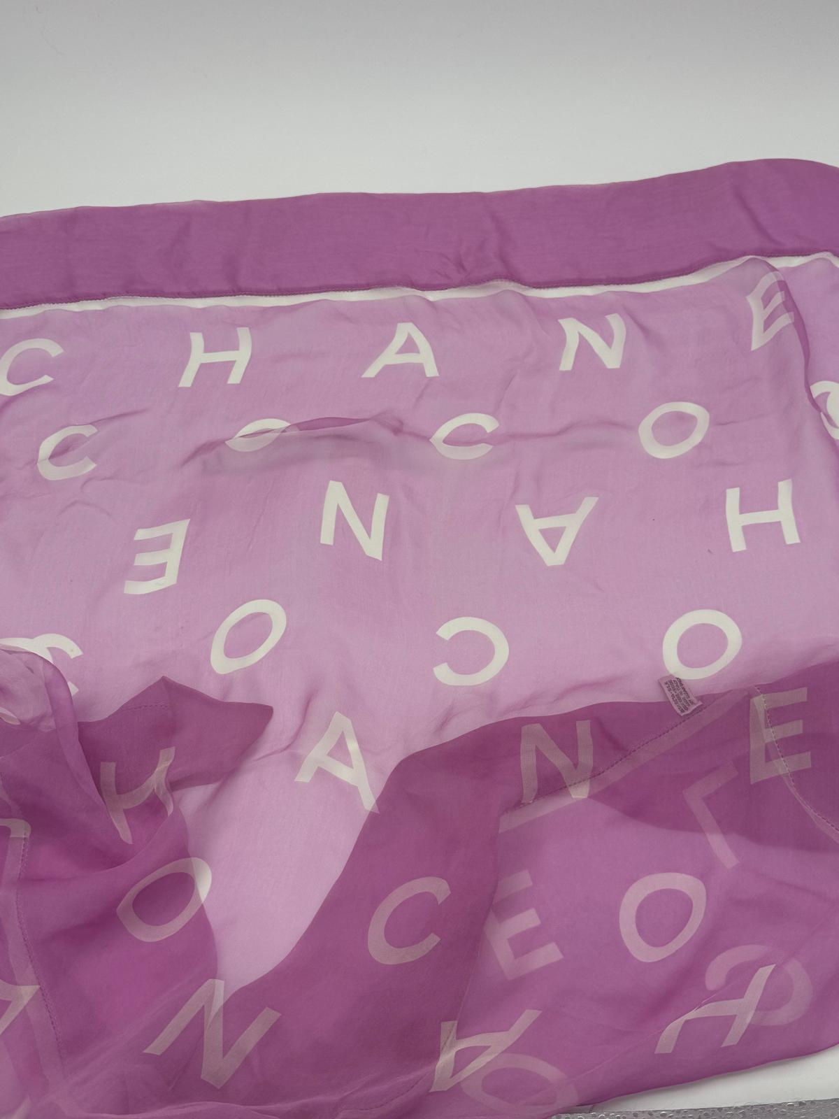 Écharpe carré 100% mousseline de soie  - Chanel