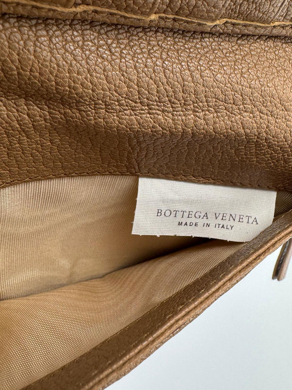 Miniature : Portefeuille en cuir tressé Intrecciato camel – BOTTEGA VENETA