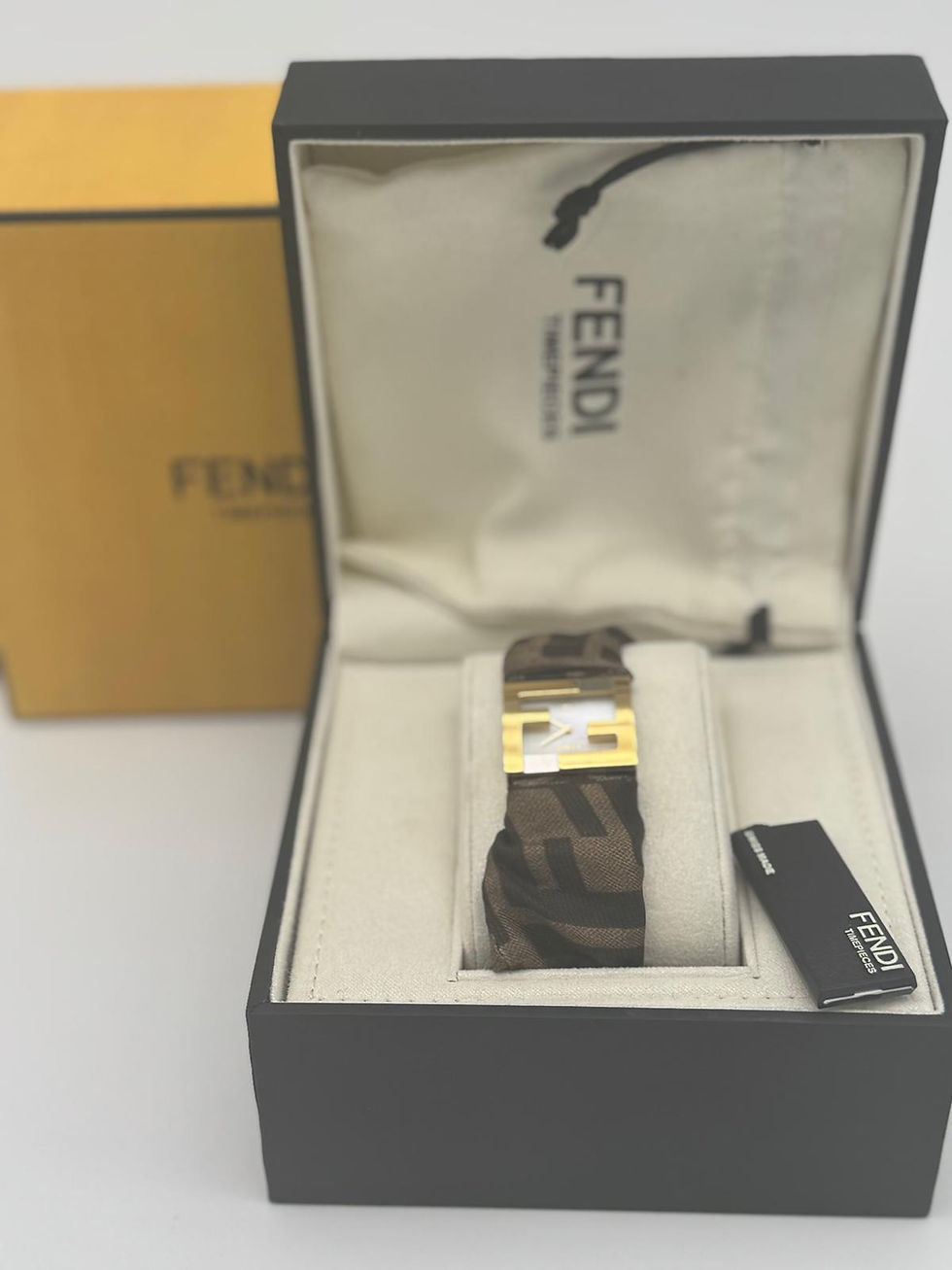 Miniature : Montre “Fendi Mania Baguette” à bracelet satin FF – FENDI