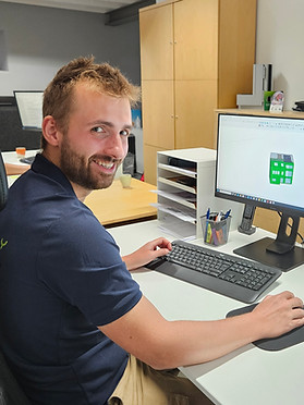 PHOTO THOMAS.jpg