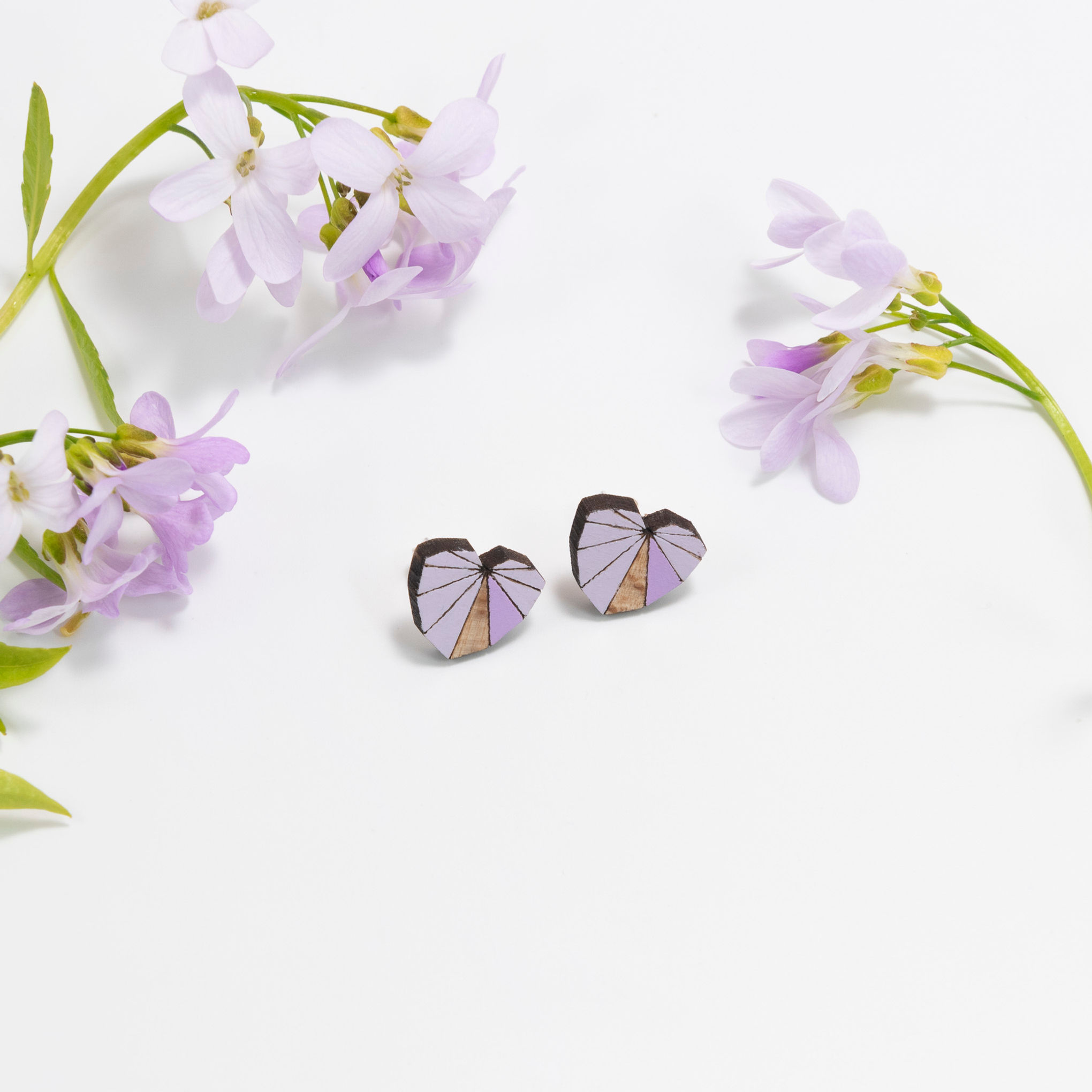 Heart Gill Stud Earrings