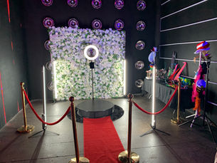 Revamp Your 360 Photo Booth Experience with Fun Props and Embellishments