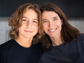 moms who stay close to their teen sons