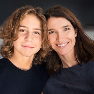 moms who stay close to their teen sons