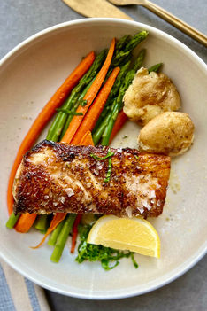 pescado blanco con verduras al vapor.jpeg