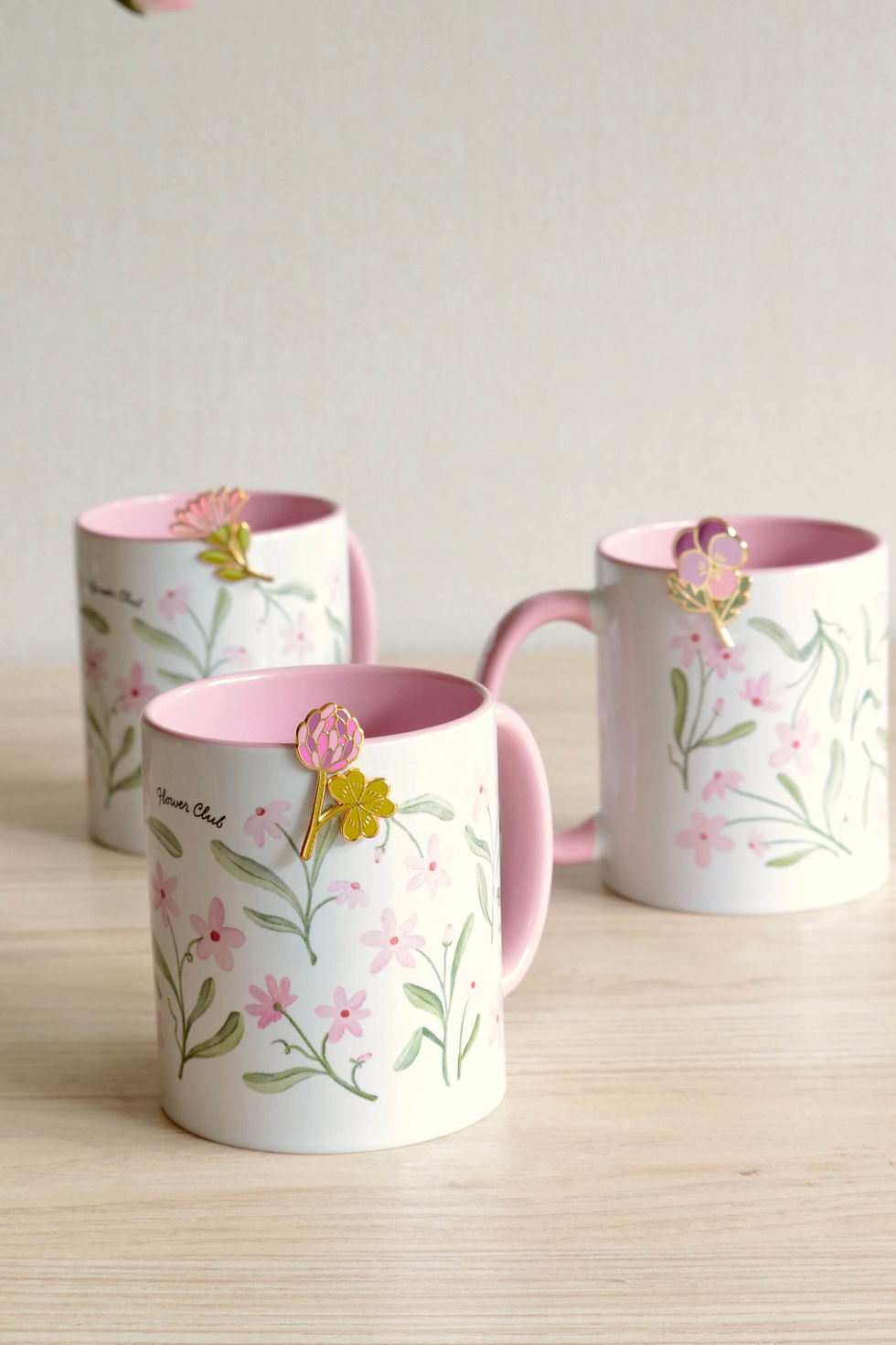 mug flower et pin's fleuri chemin des marettes