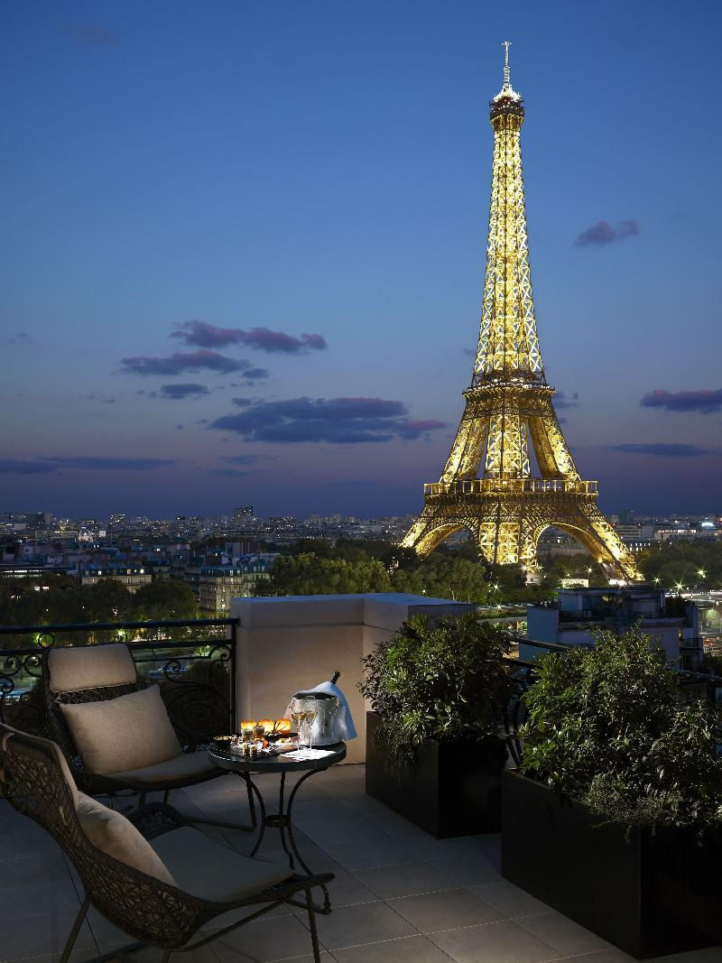 Luxury terrace dining