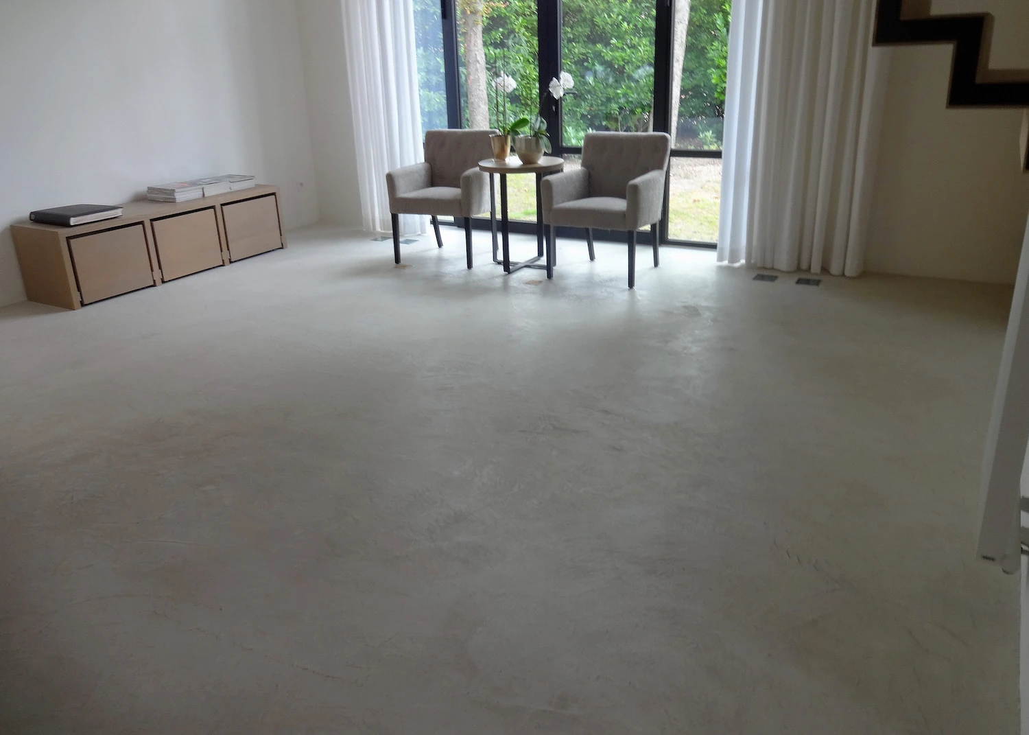 microcement coated floor lounge