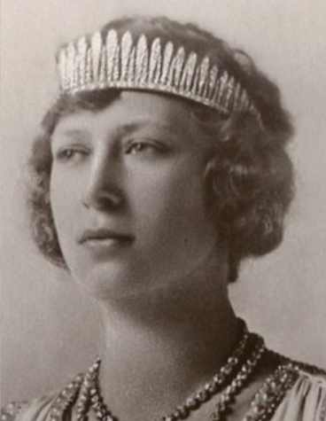 Thumbnail: Queen Elizabeth Fringe Tiara