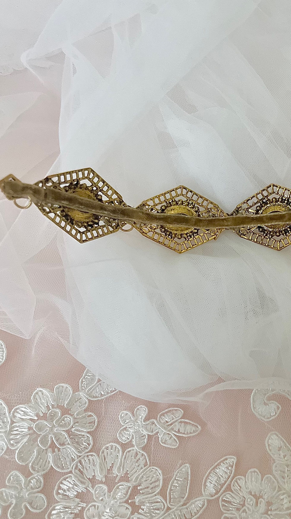 Thumbnail: Lacey Headpiece