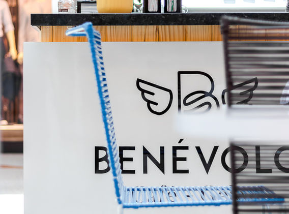 4 IMG_2297 - feed.jpg