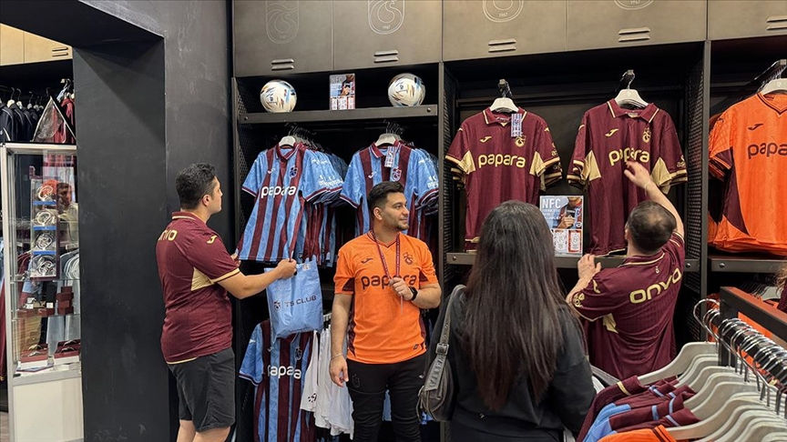 Trabzonspor’un Yeni Sezon Formaları Taraftarla Buluştu!