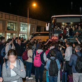 23 NİSAN ARİFESİNDE UTANÇ TABLOSU: İki Genç Kızın Gece Yarısı "Ulaşım" İmtihanı!