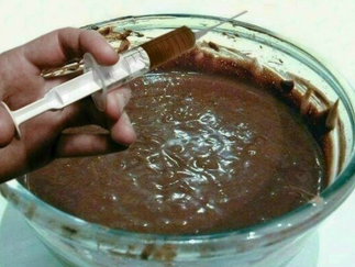 Man gets busted smuggling Heroin covered in layers of Chocolate.